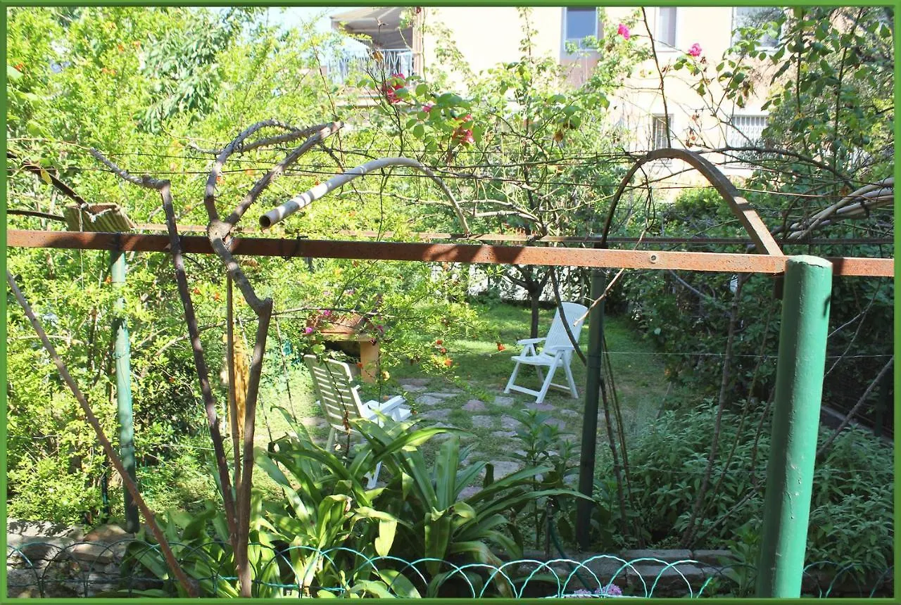 Il Giardino Segreto Villa Lerici 0*,  Italy